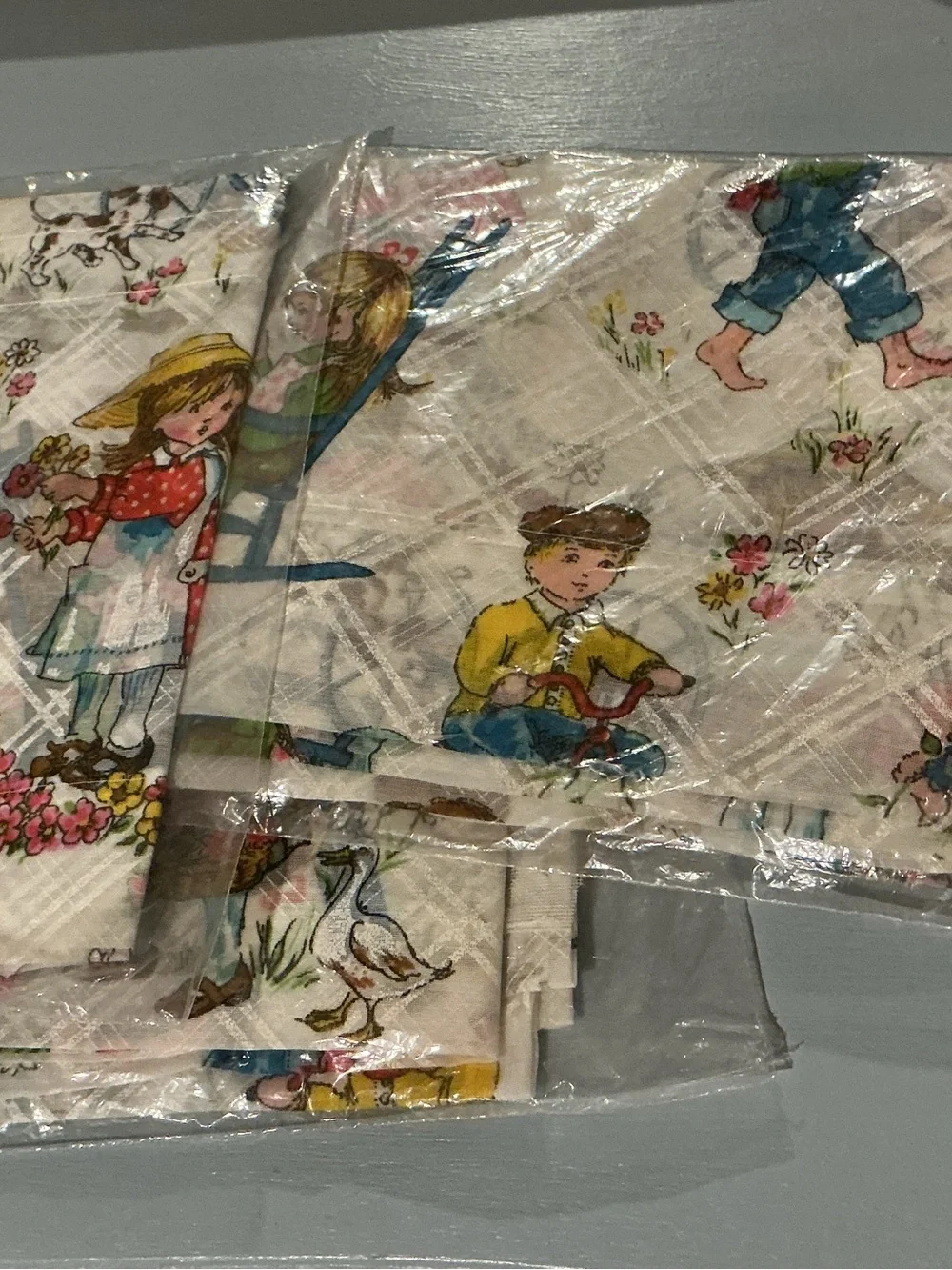 New in Package Old Stock Vintage Happy Windows 2 Sets